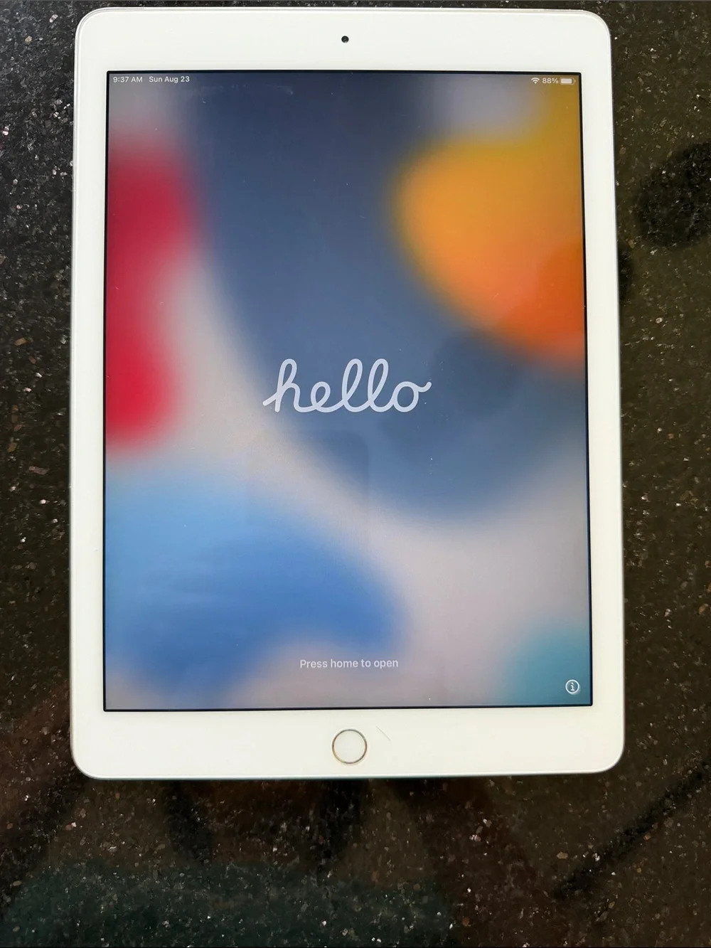 Apple iPad Air 2 (Wi-Fi + Cellular) Tablet in White 64GB
